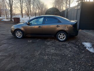 2009 Kia Cerato 4-speed II, коричневый, 750000 рублей, вид 3