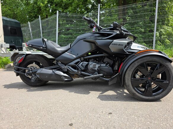 2023 BRP Can-Am Spyder, чёрный, 1850000 рублей