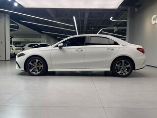 2025 Mercedes-Benz A-Класс 180 IV (W177) Рестайлинг, белый, 2650000 рублей, вид 4