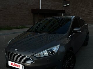 2017 Ford Focus III Рестайлинг, серый, 1200000 рублей, вид 1