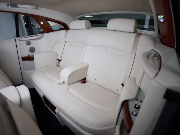 2008 Rolls-Royce Phantom VII, чёрный, 27550000 рублей - вид 15