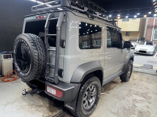 2023 Suzuki Jimny Sierra IV, серый, 2765000 рублей, вид 3