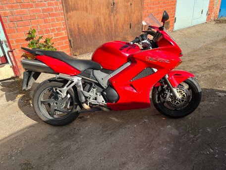 2002 Honda VFR 800, красный, 350000 рублей, вид 1
