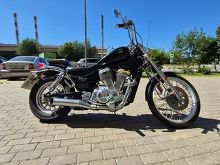 Suzuki Intruder VS800