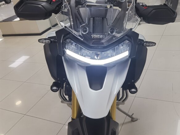 2023 Triumph Tiger 1200, белый, 1950000 рублей - вид 1