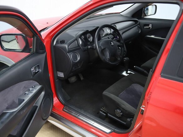 2004 Mitsubishi Outlander I, красный, 430000 рублей - вид 9