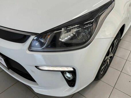 2017 Kia Rio III Рестайлинг, белый, 1160000 рублей, вид 5