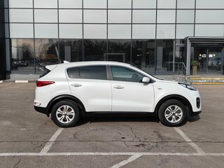 2018 Kia Sportage IV, белый, 1699000 рублей, вид 5