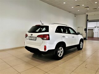 2020 Kia Sorento II Рестайлинг, белый, 2309150 рублей, вид 2