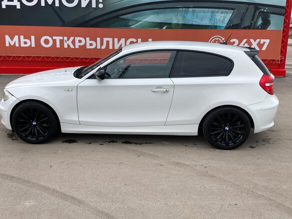 2010 BMW 1 серии 116i I (E81/E82/E87/E88) Рестайлинг, белый, 900000 рублей - вид 19