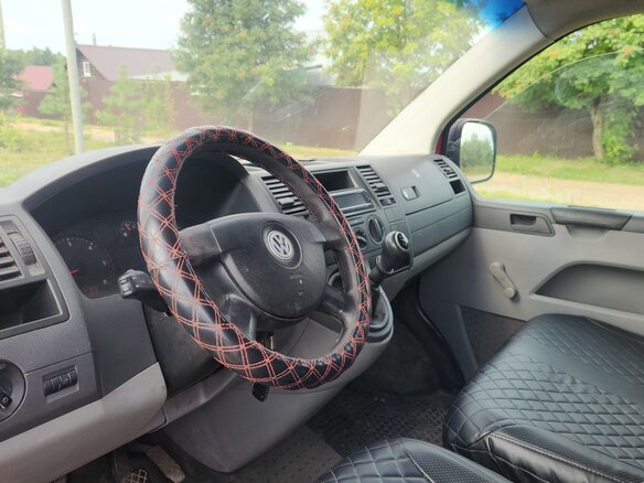 2008 Volkswagen Transporter, красный, 750000 рублей - вид 13