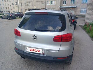 2011 Volkswagen Tiguan I Рестайлинг, серебристый, 1000000 рублей, вид 3