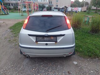 2003 Ford Focus I Рестайлинг, серебристый, 180000 рублей, вид 3