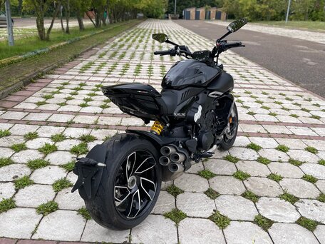 2023 Ducati Diavel V4, чёрный, 2170000 рублей, вид 3