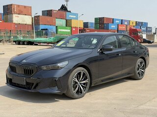 2025 BMW 5 серии 530i VIII (G60/G61/G68), чёрный, 9490000 рублей, вид 2