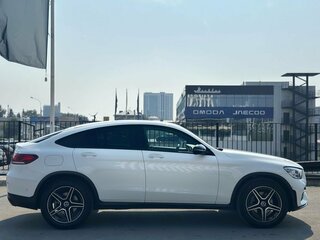 2021 Mercedes-Benz GLC Coupe 300 I (C253) Рестайлинг, белый, 5500000 рублей, вид 4