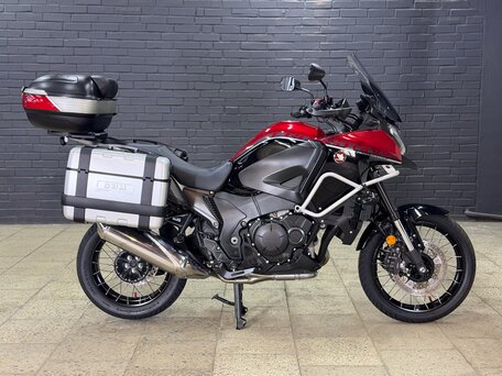 2016 Honda VFR 1200X (Crosstourer), красный, 1155000 рублей, вид 3