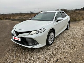 2018 Toyota Camry VIII (XV70), белый, 2880000 рублей, вид 2