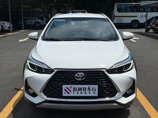 2022 Toyota Yaris L X XP150 Рестайлинг, белый, 1100000 рублей, вид 2