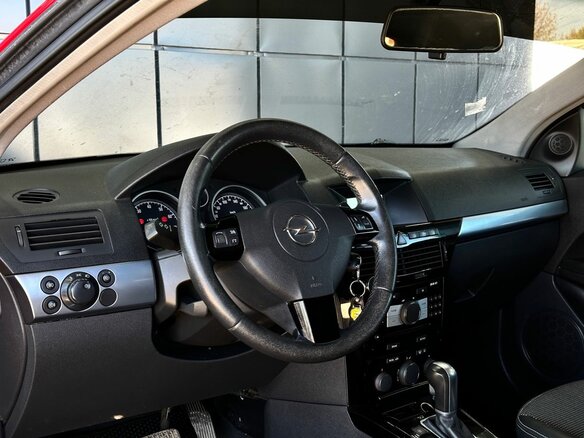 2008 Opel Astra GTC H Рестайлинг, красный, 499000 рублей - вид 12