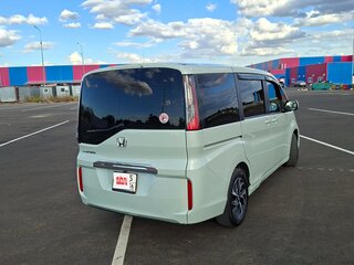 2016 Honda Stepwgn V, белый, 1680000 рублей, вид 5