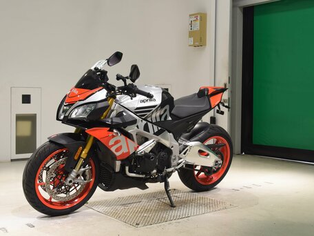 2018 Aprilia Tuono V4, чёрный, 1100000 рублей, вид 2
