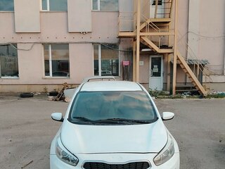 2015 Kia Ceed II Рестайлинг, белый, 950000 рублей, вид 1