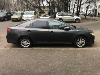 2013 Toyota Camry VII (XV50), серый, 1260000 рублей, вид 4