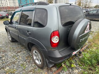 2011 Chevrolet Niva I Рестайлинг, серый, 389000 рублей, вид 3