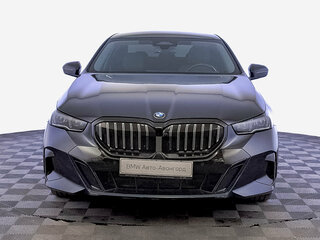 2024 BMW 5 серии Long 530Li xDrive VIII (G60/G61/G68), синий, 6750000 рублей, вид 2