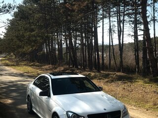 2012 Mercedes-Benz C-Класс AMG 63 AMG III (W204) Рестайлинг, белый, 5500000 рублей, вид 4