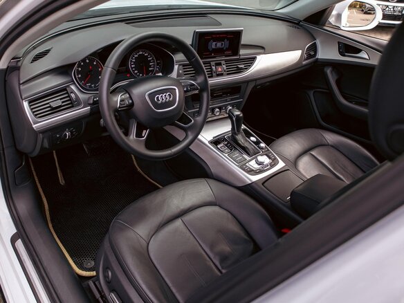 2018 Audi A6 IV (C7) Рестайлинг, белый, 1955000 рублей - вид 8