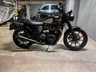 2021 Triumph Street Twin, чёрный, 950000 рублей, вид 2