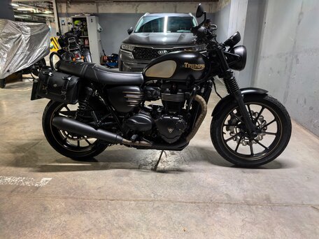 2021 Triumph Street Twin, чёрный, 950000 рублей, вид 2