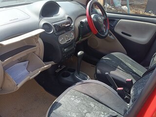 2004 Toyota Vitz I (P10), красный, 415000 рублей, вид 2
