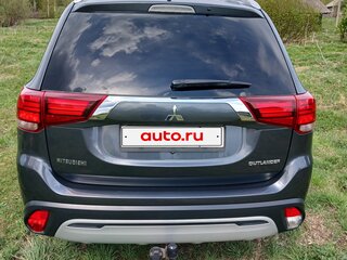 2018 Mitsubishi Outlander III Рестайлинг 3, серый, 2100000 рублей, вид 5