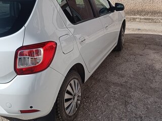 2017 Renault Sandero II, белый, 1030000 рублей, вид 4
