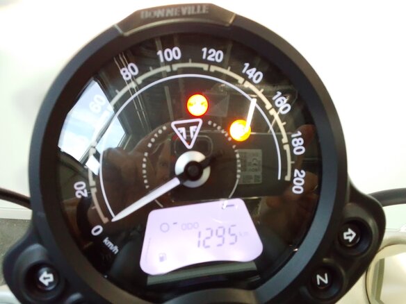 2024 Triumph Bonneville Speedmaster, красный, 1479000 рублей - вид 8