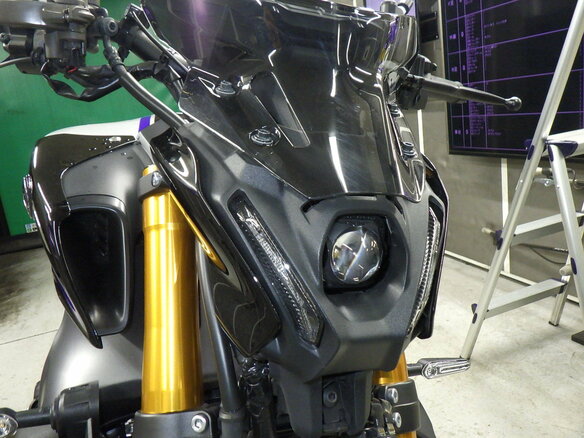 2022 Yamaha MT-09 (FZ-09), серебристый, 1150000 рублей - вид 10