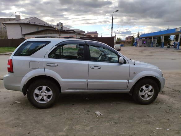 2008 Kia Sorento I Рестайлинг, серебристый, 970000 рублей - вид 1