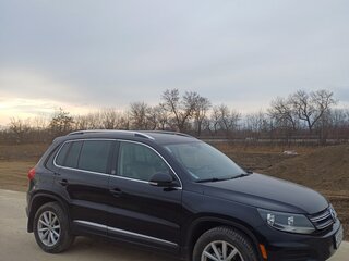 2016 Volkswagen Tiguan I Рестайлинг, чёрный, 1500000 рублей, вид 2