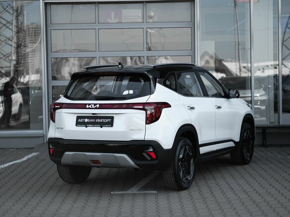 2026 Kia Seltos I Рестайлинг, белый - вид 2