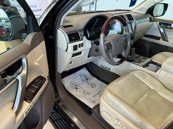 2015 Lexus GX 460 II Рестайлинг, чёрный, 4599900 рублей - вид 10