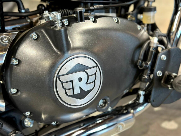 2026 Royal Enfield Super Meteor, чёрный, 764000 рублей - вид 11