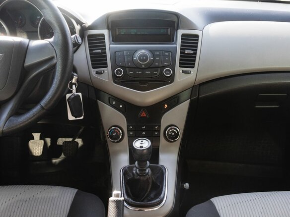 2012 Chevrolet Cruze I, серебристый - вид 17