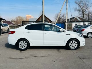 2012 Kia Rio 4-speed III, белый, 799000 рублей, вид 5