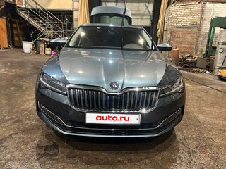 2019 Skoda Superb III Рестайлинг, серый, 3000000 рублей, вид 4