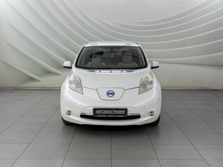 2011 Nissan Leaf (EM61) I (ZE0/AZE0), белый, 598000 рублей, вид 2