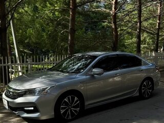 2017 Honda Accord IX Рестайлинг, серебристый, 2150000 рублей, вид 3