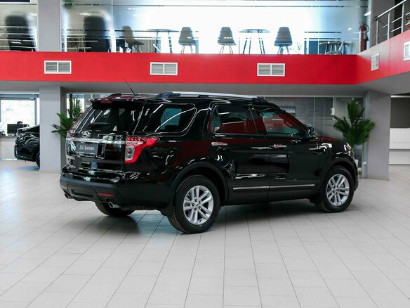 2013 Ford Explorer V, чёрный, 1650000 рублей - вид 1